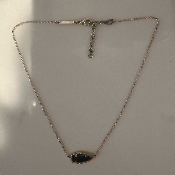Kendra Scott Skylie Black Iridescent and Gold Chain Necklace - Picture 6 of 10